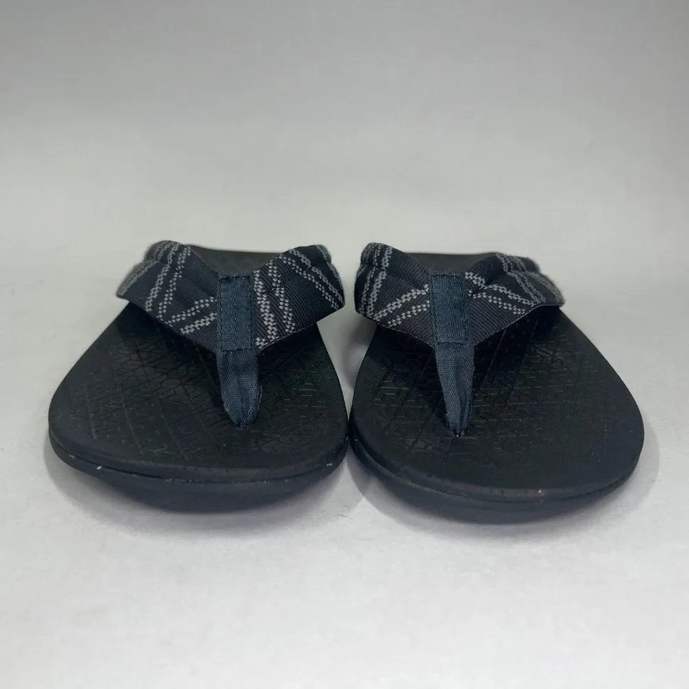 Chaco Sandals‎ Men's 7 Black & Gray Outdoor Athletic Beach Toe Post Flip Flops